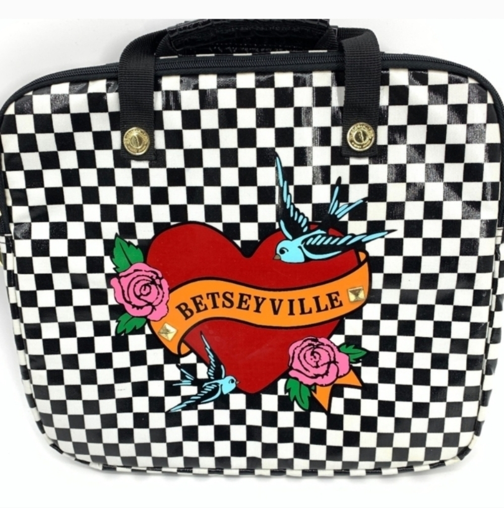 Betsey Johnson Betseyville Laptop Case Quilted Black White Checkered Sz 13x14 In